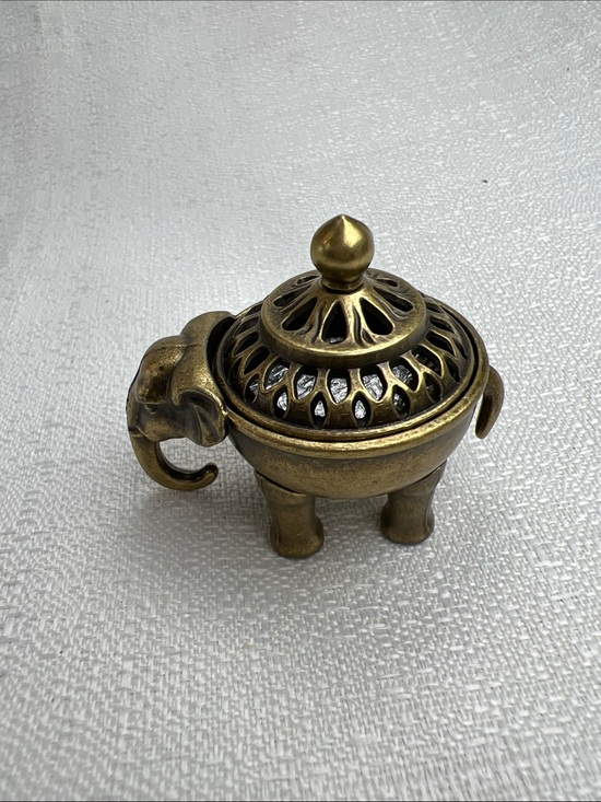 Other - Elegant elephant, incense holder about 2 inches